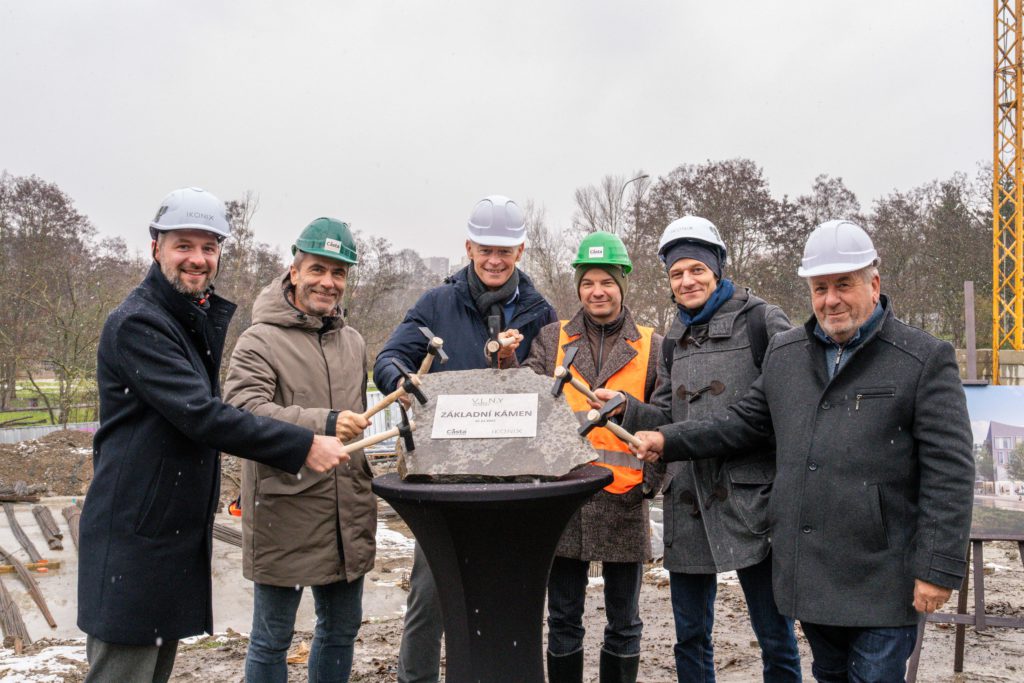 IKONIX, VAV EC, V.L.N.Y. Modřany