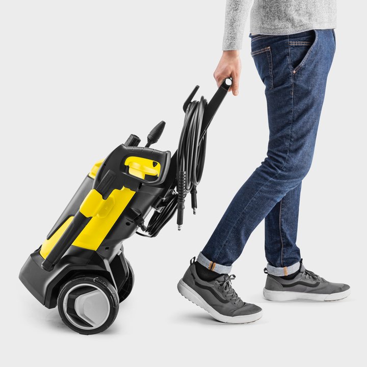 Na Karcher.cz za 3 690,- Kč.