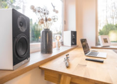 Špičkový zvuk v kompaktním designovém all-in-one provedení za dostupnou cenu – ELAC Debut ConneX DCB61